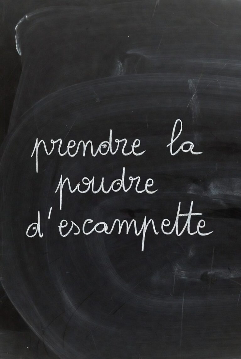 Pourquoi dit-on : “prendre la poudre d’escampette” ?